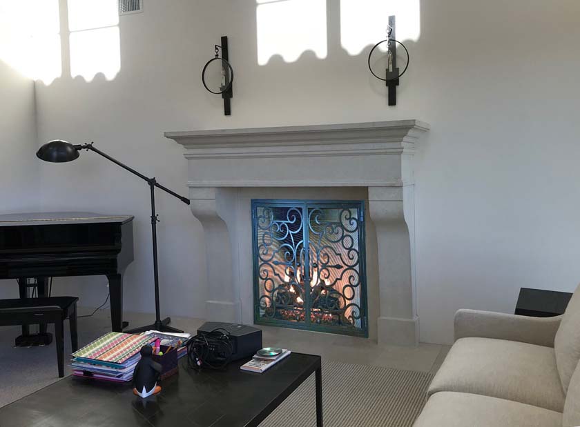 Fireplace mantel